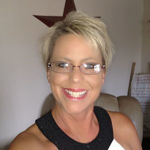 Meet your Posher, Debbie